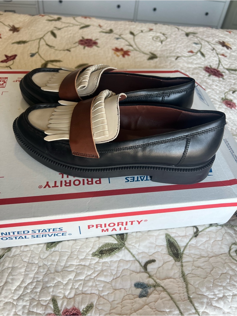 Marc Fisher Women’s Calixy Fringe Slip-on Loafers Size 8M Black Cream Preppy - Picture 4 of 10